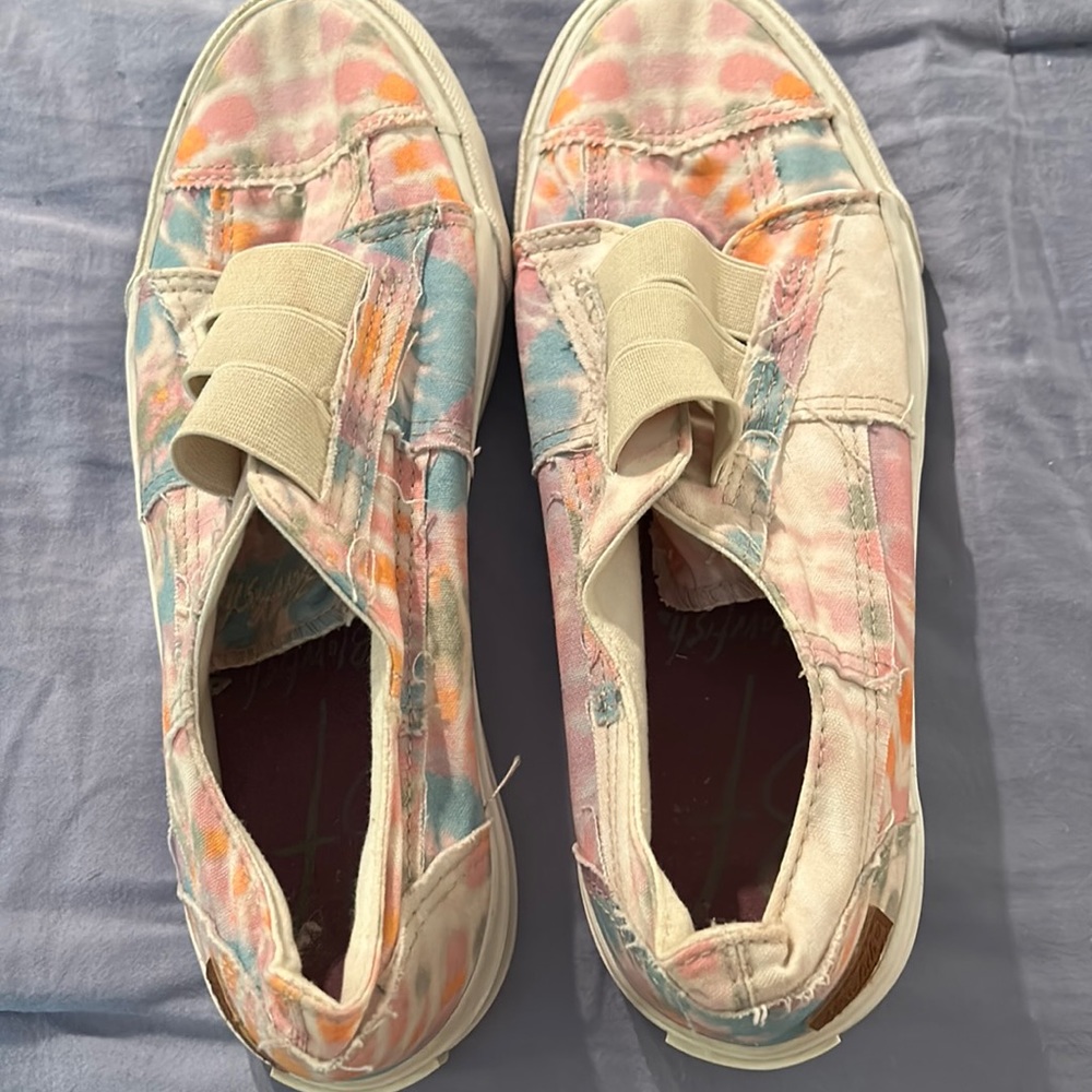 Good condition blowfish size 8